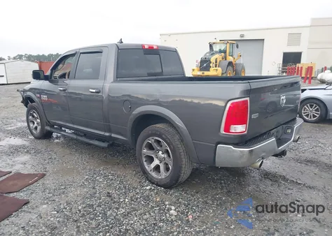 2017 Ram 1500 Laramie 4X2 6'4 Box z USA, uszkodzony, nr VIN 1C6RR6VT2HS693373